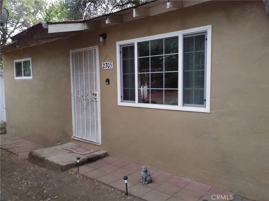 2705 Oakhurst Avenue