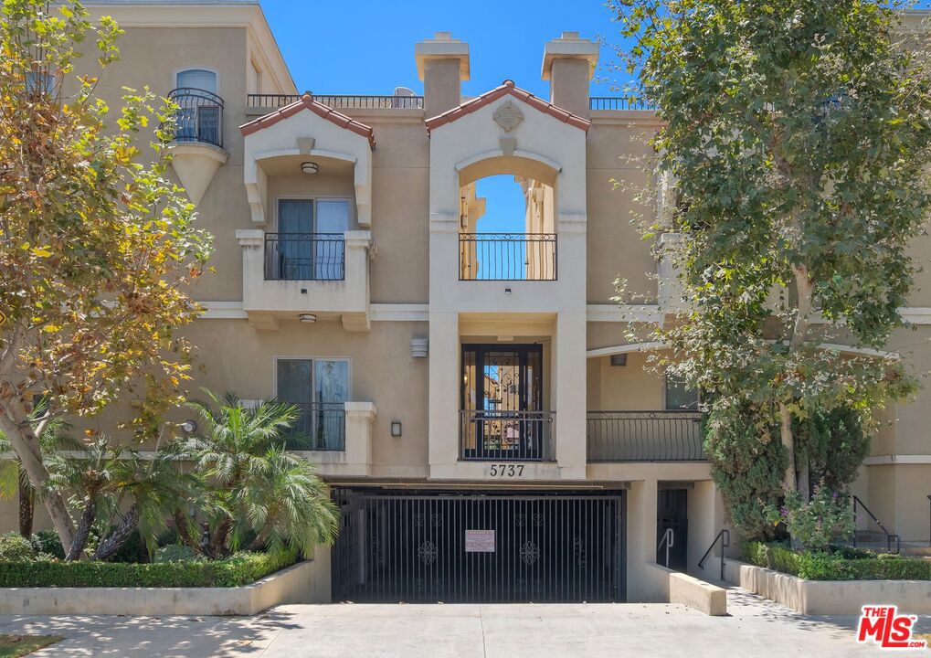 5737 Camellia Avenue 118