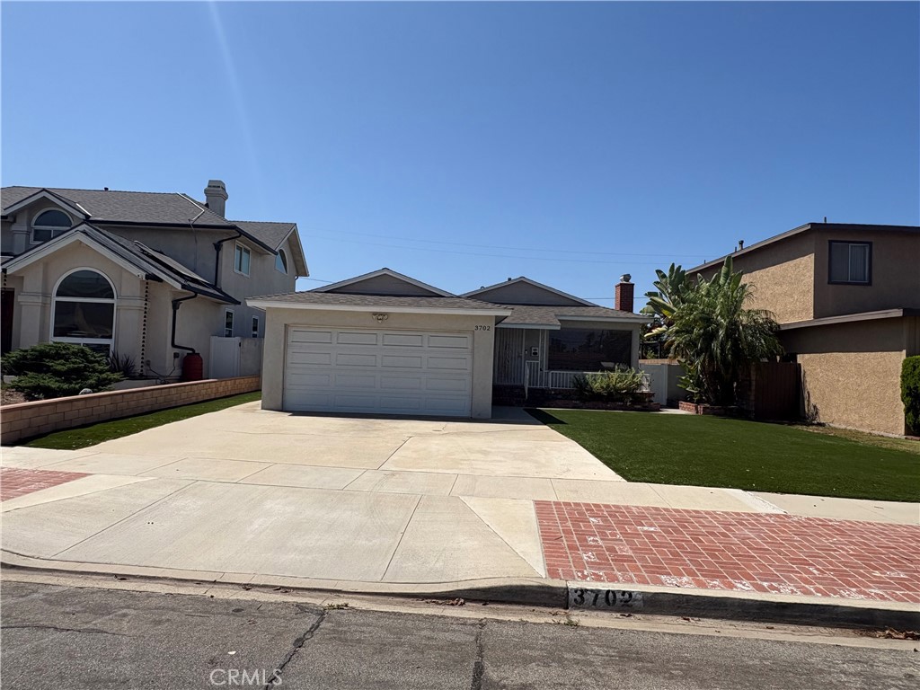 3702 W 226th