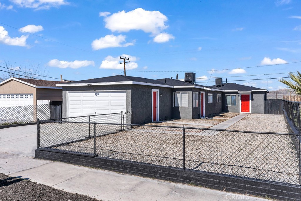 813 E Fredricks Street