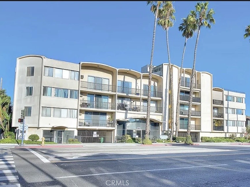 1770 Ximeno Avenue 202