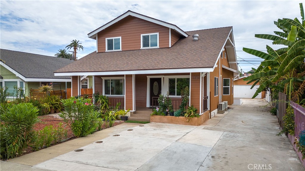 1330 W 48th