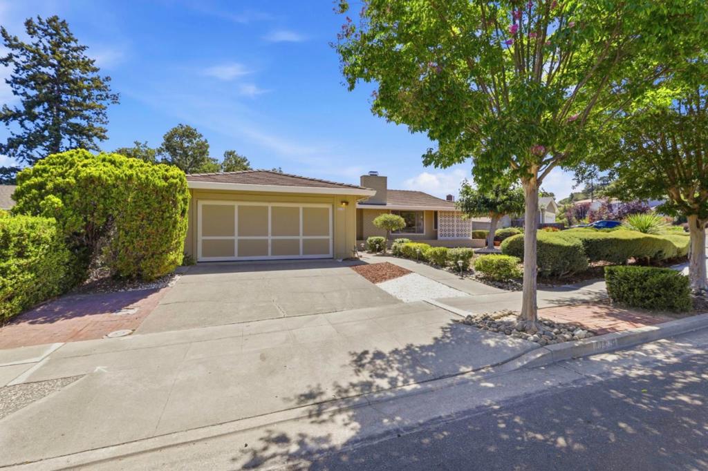 11106 Linda Vista Dr