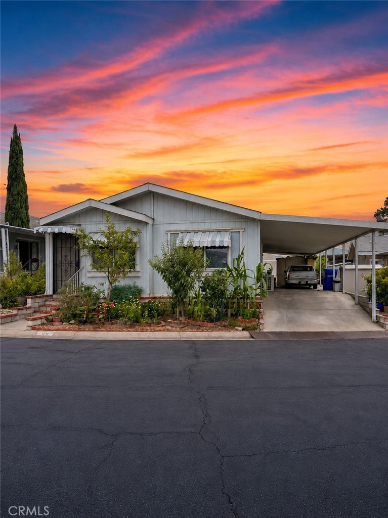 2692 Highland 66