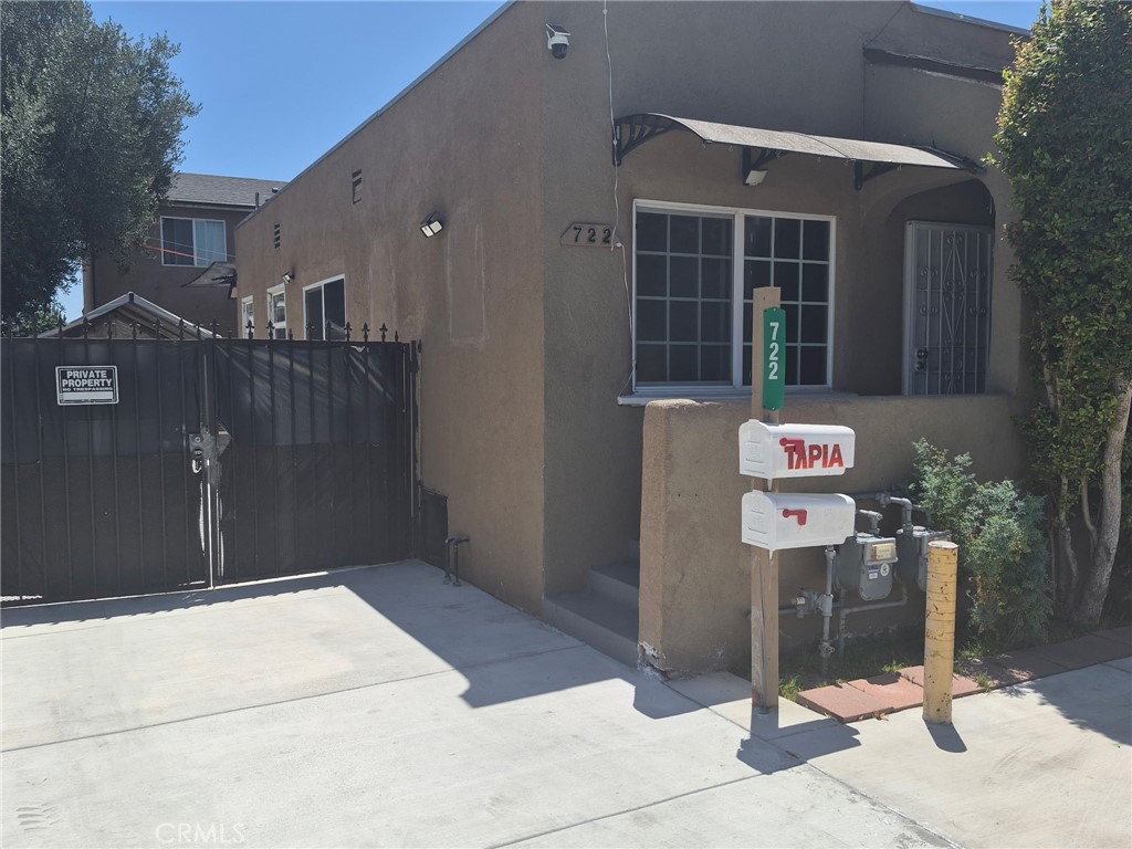 722 E 79th