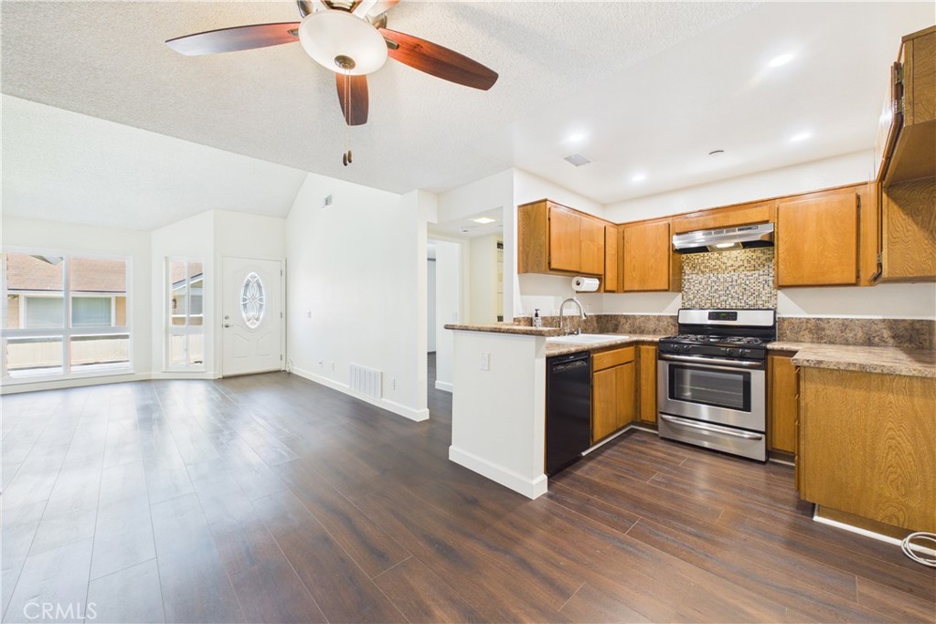7735 Briarglen D