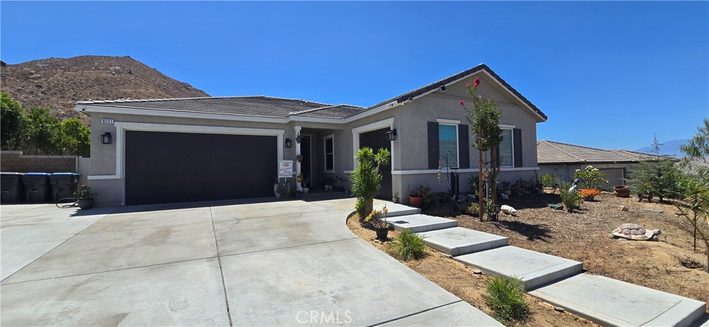 8221 Muir Lane