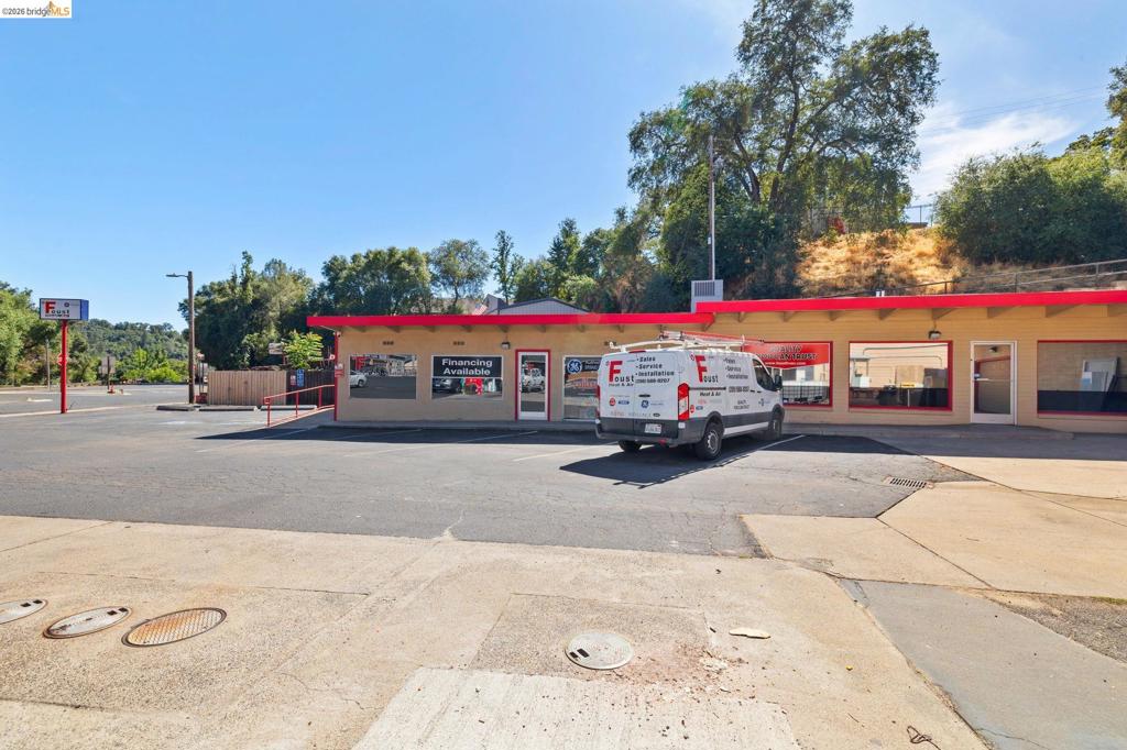 358 W Stockton