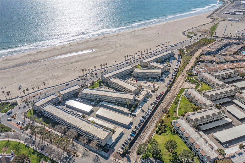 381 E Surfside