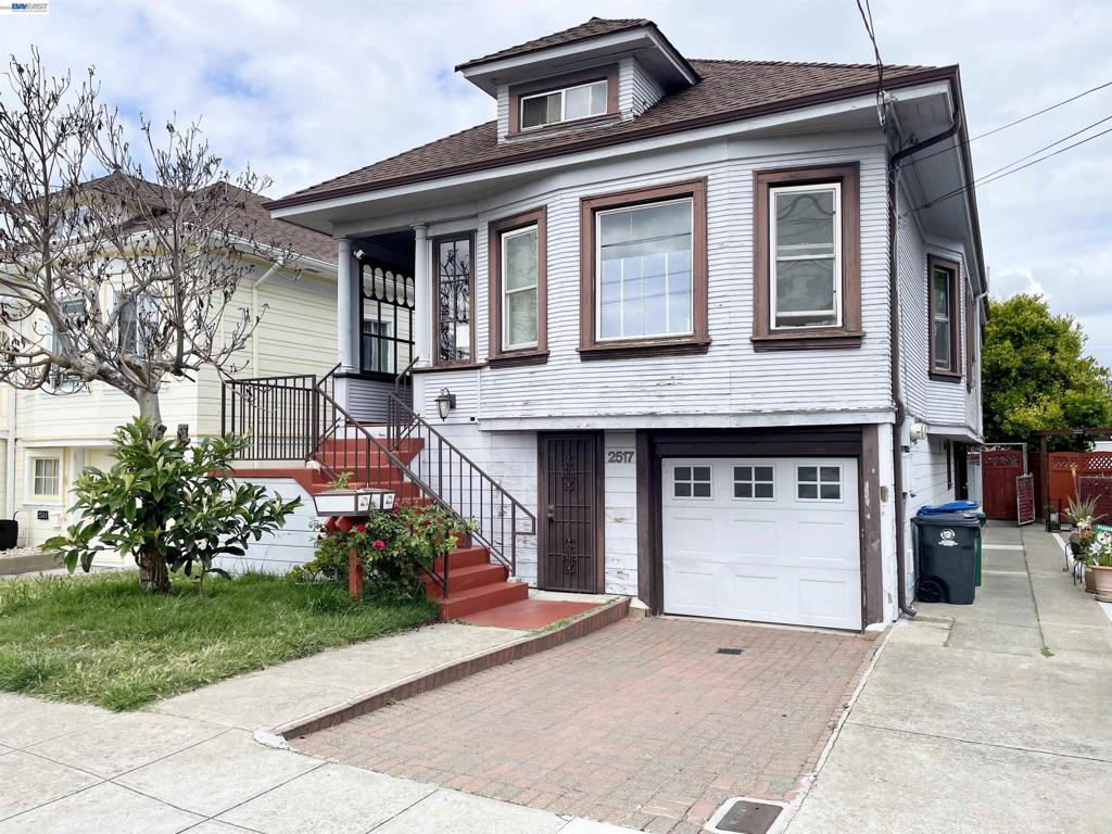 2517 Webb Ave