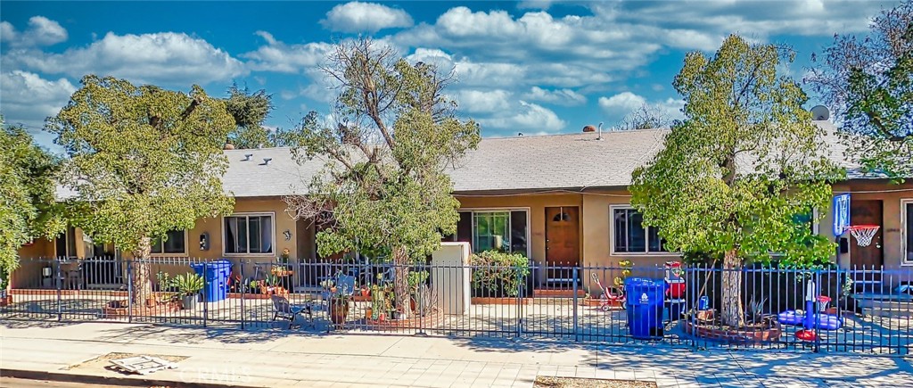6944 Radford