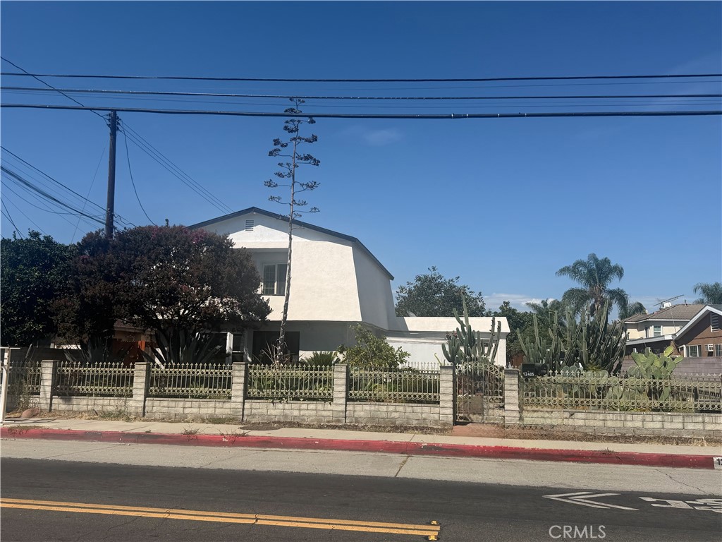 12407 Elliott Ave