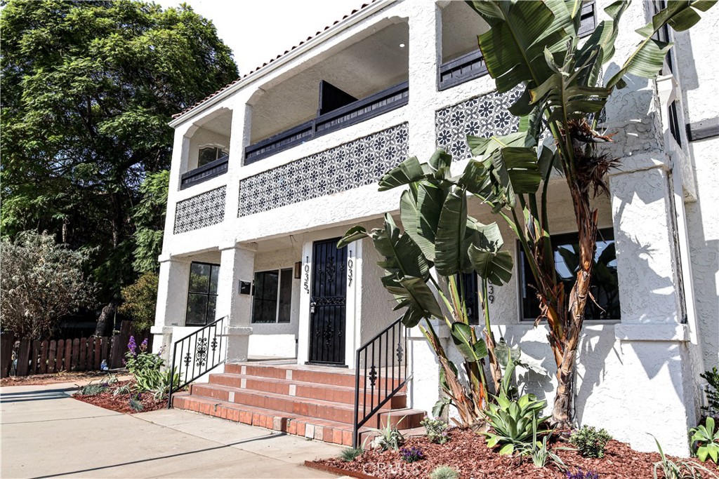 1033 1039 Gladys Ave