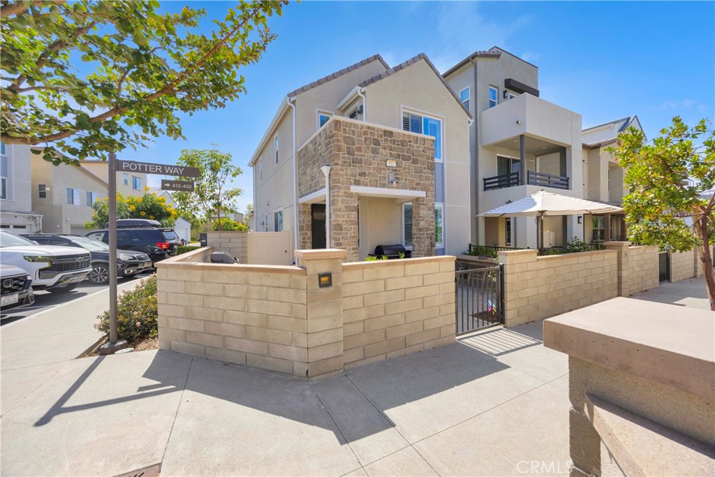511 Sparrowhawk Way