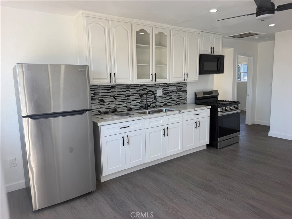 1550 1/2 W 59th Place