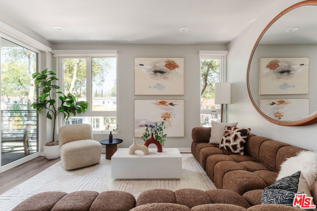 7428 Santa Monica Boulevard 202