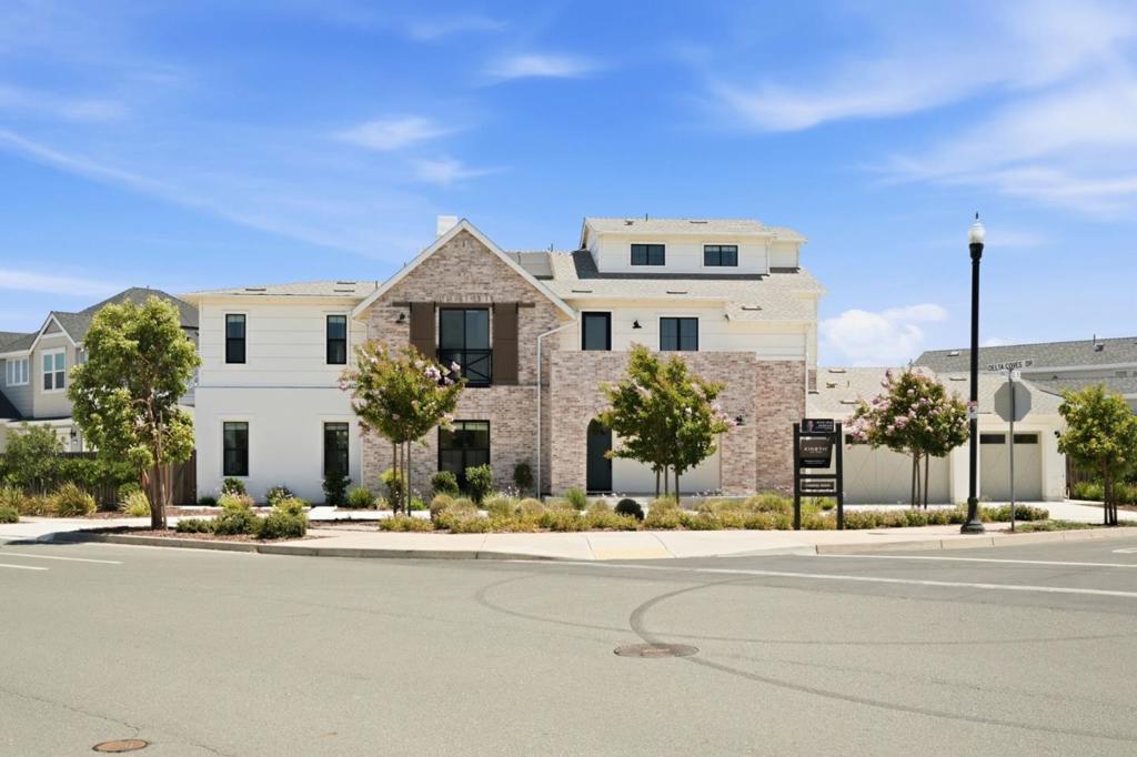 3233 Delta Coves Drive