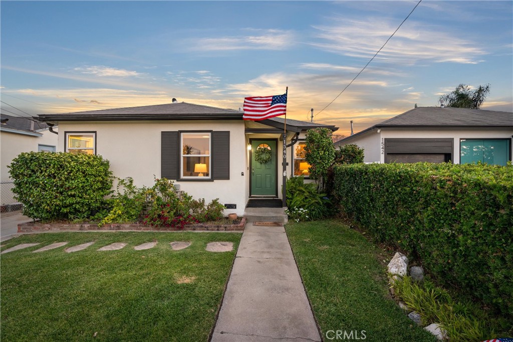 1540 W 215th Street