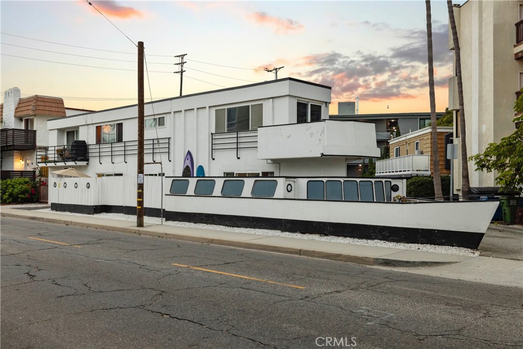 3906 Pacific Avenue