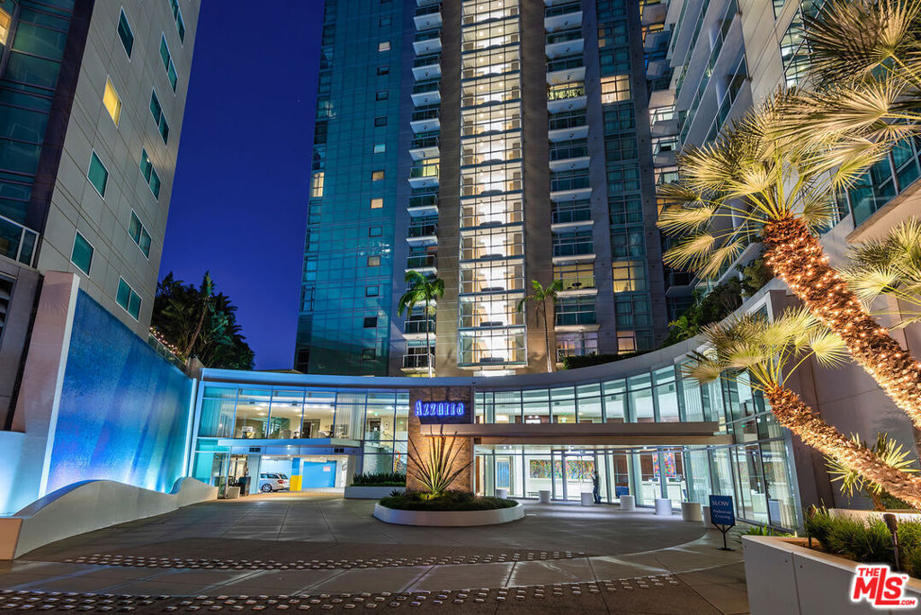13700 Marina Pointe Drive 722