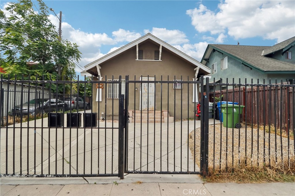 1242 E 43rd