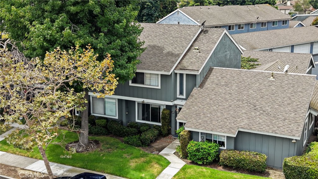 209 Fredricks