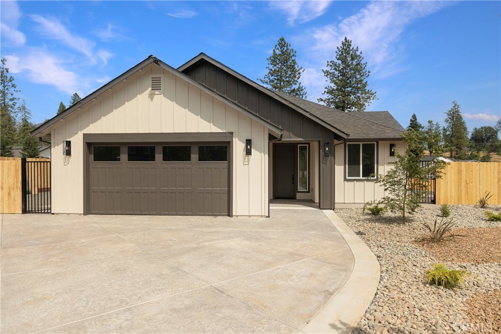 1586 Gate Lane