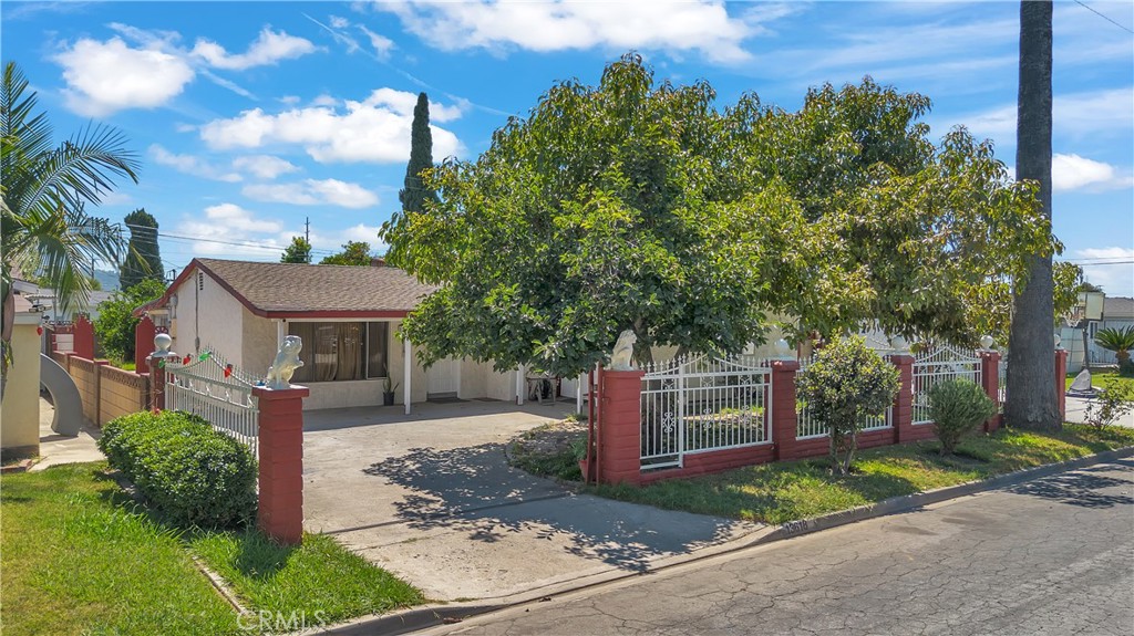13618 Las Vecinas Dr