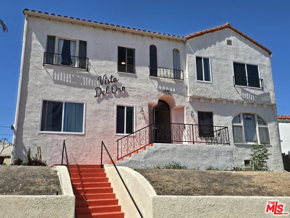 1352 W 10th Street
