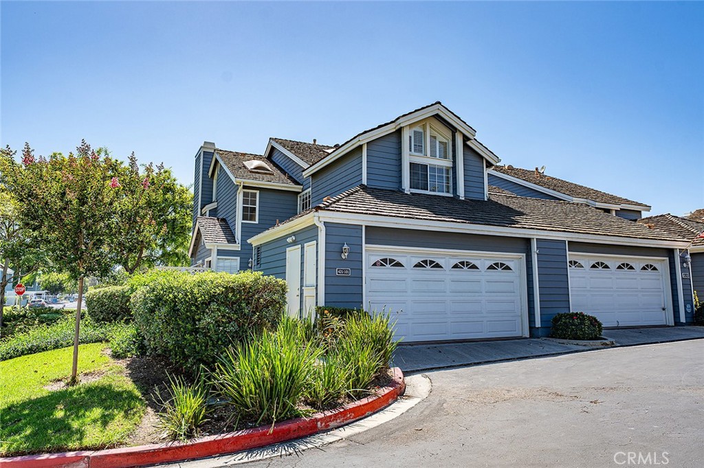 421 Burlington Court 101