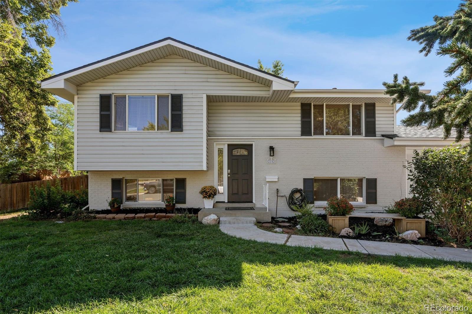 2102 S Brentwood Street, Lakewood, CO 80227