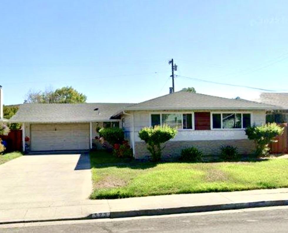 523 Hickory Place