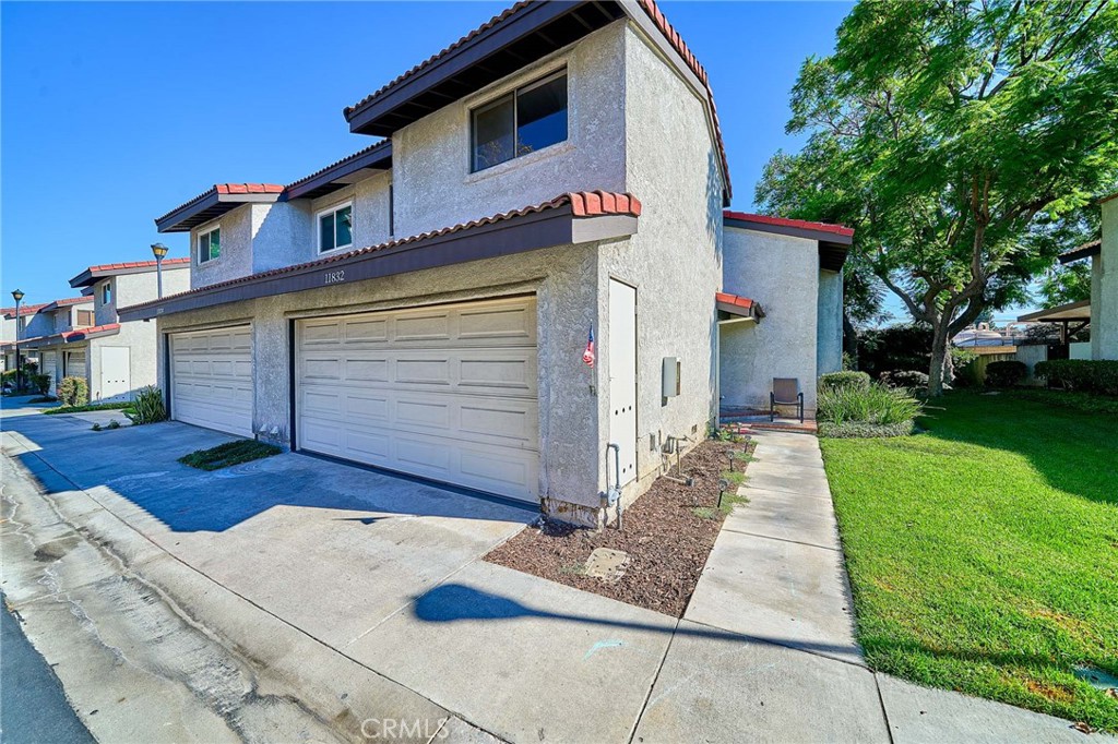 11832 Los Alisos Circle