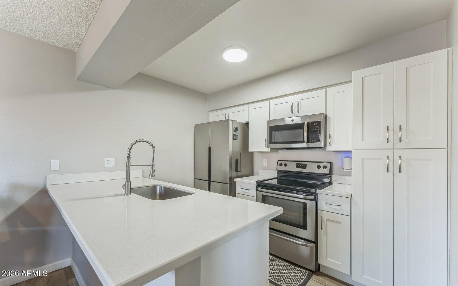 286 W PALOMINO Drive 120, Chandler, AZ 85225
