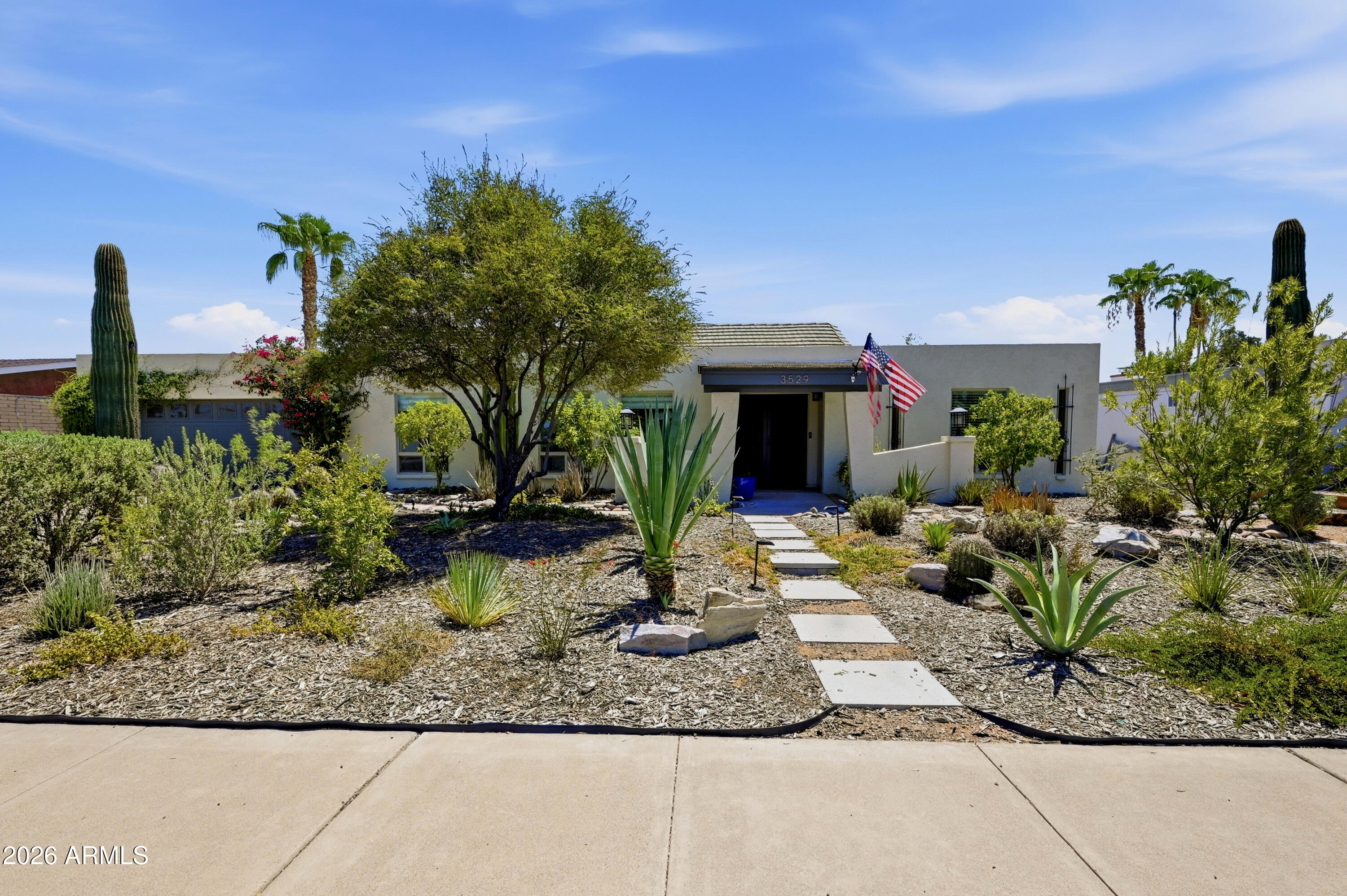 3529 E CANNON Drive, Phoenix, AZ 85028