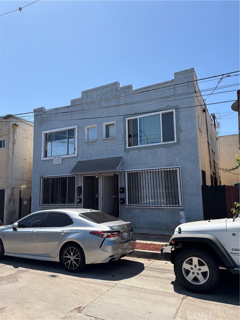 1136 E Alhambra Court