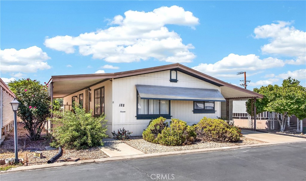 1300 W Menlo Avenue 188