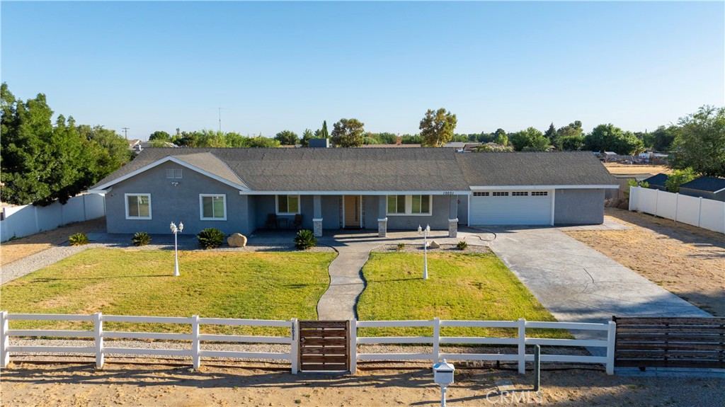 10031 E Avenue R10