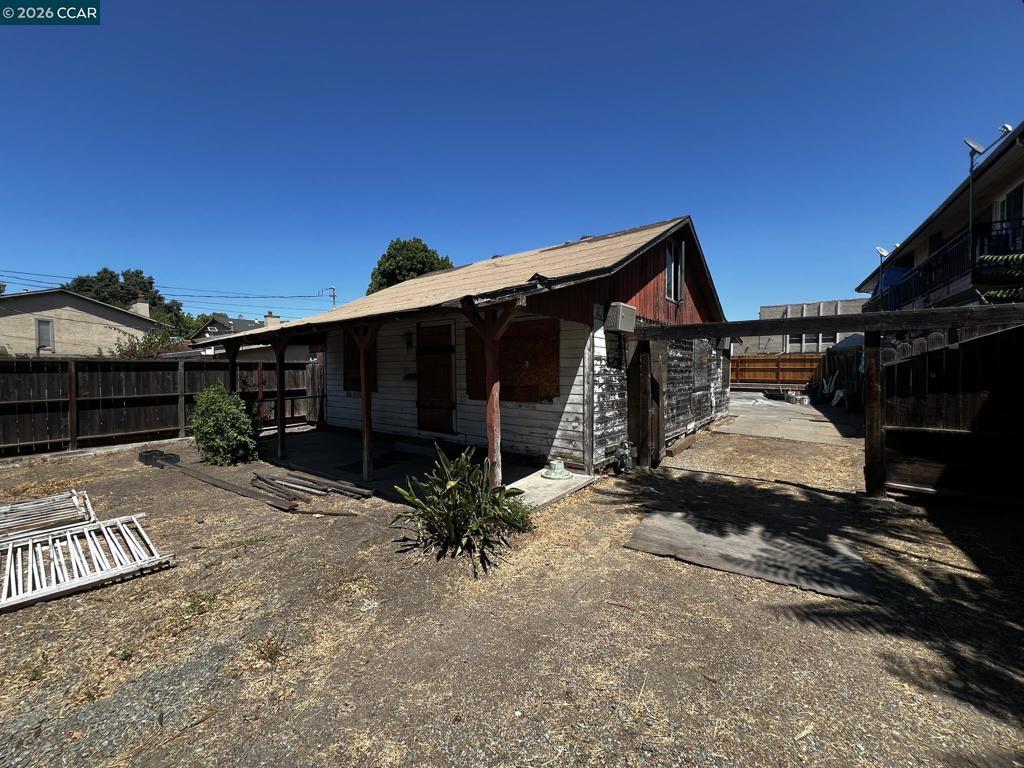 1110 Eureka Lane