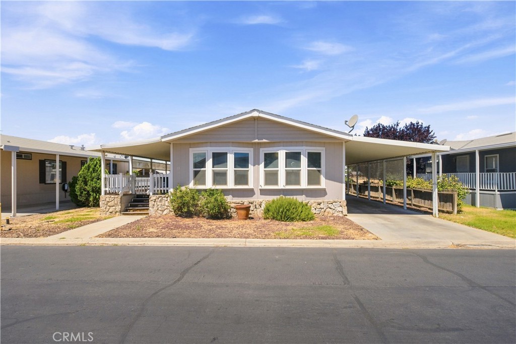 2121 E Avenue I 73