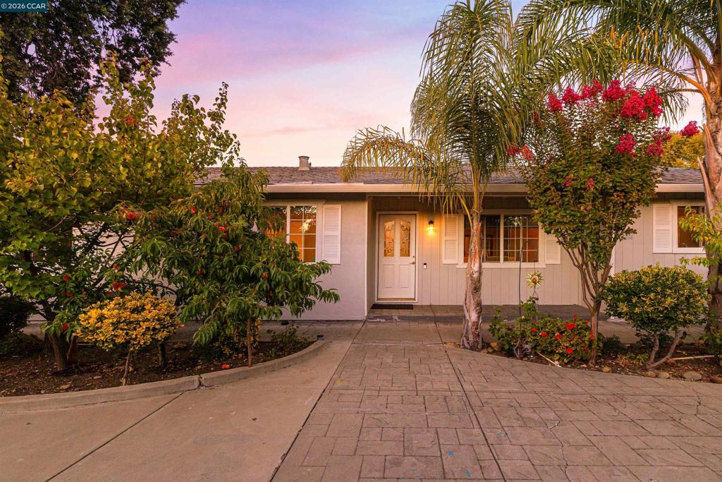 1694 Tammy Ln