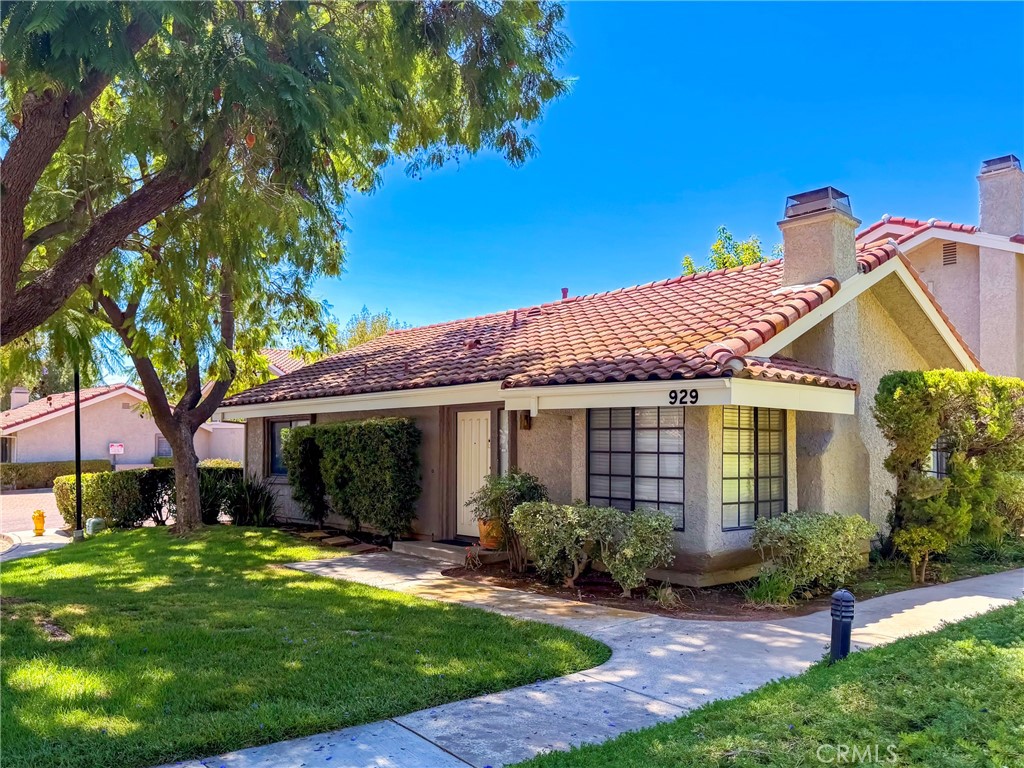 929 Thistlegate