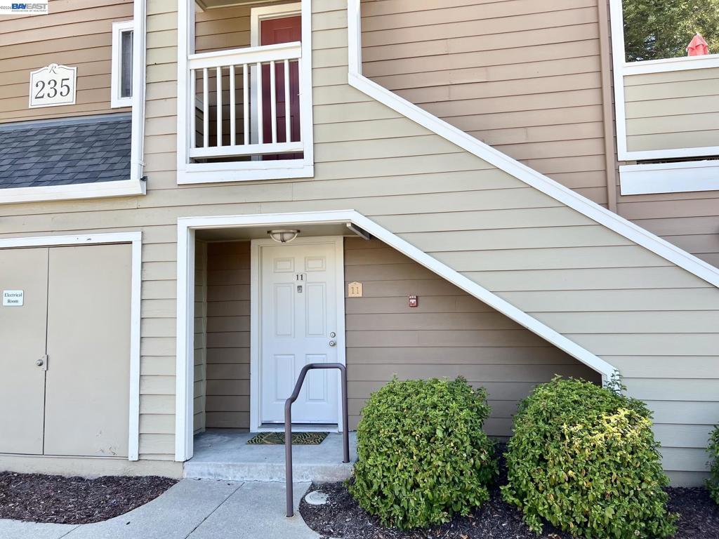 235 Reflections Dr 11