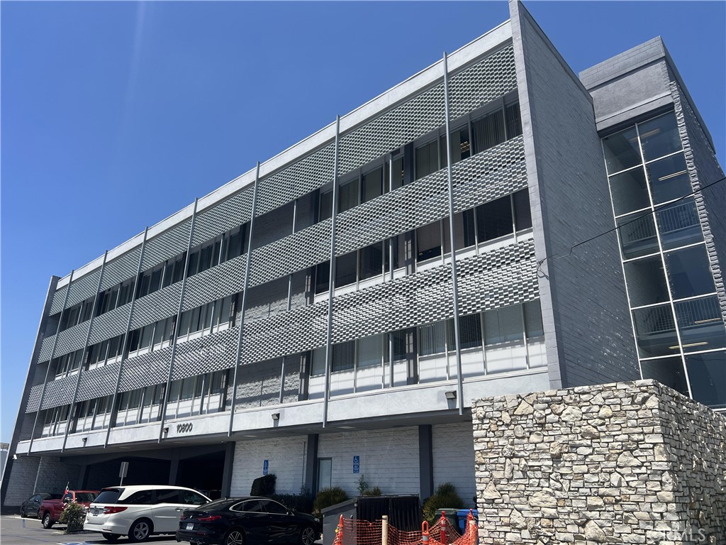 10800 Paramount Boulevard 406