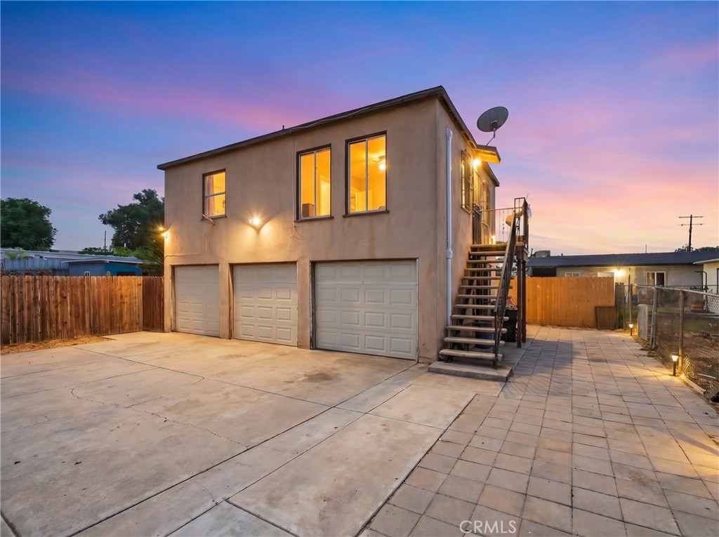 428 E Oaks