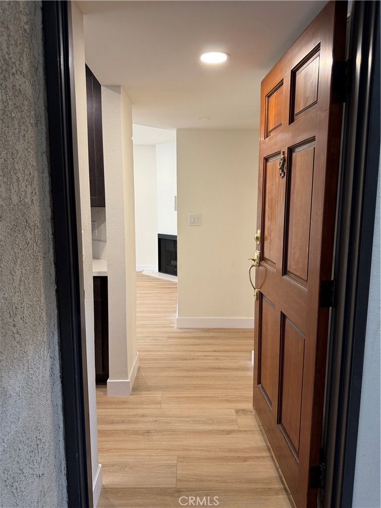 1207 N Columbus Avenue 102