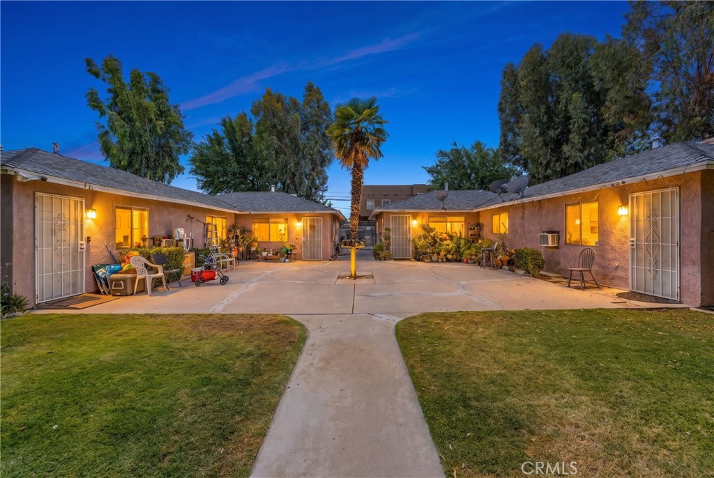 406 408 E Avenue Q7