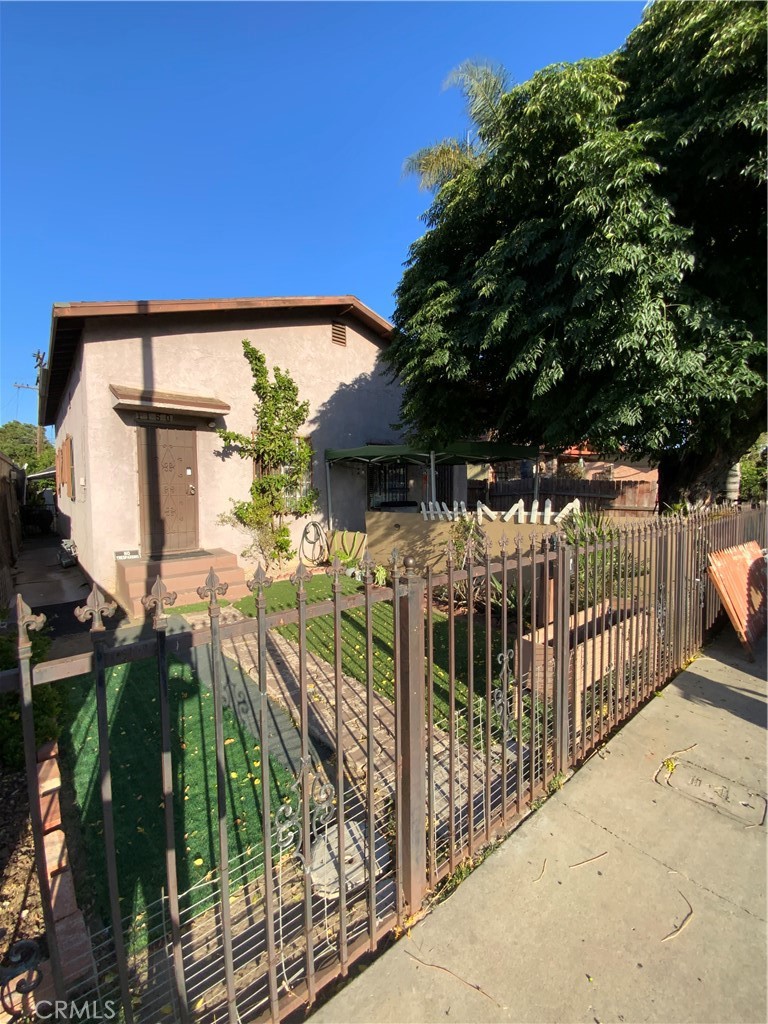 1150 S Augusta Avenue