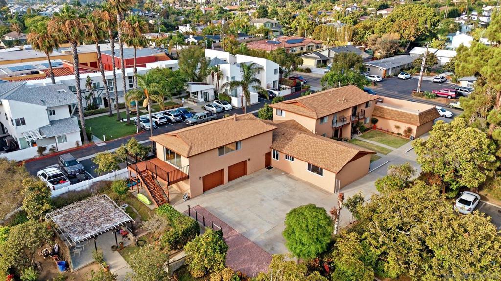 932 Regal Rd