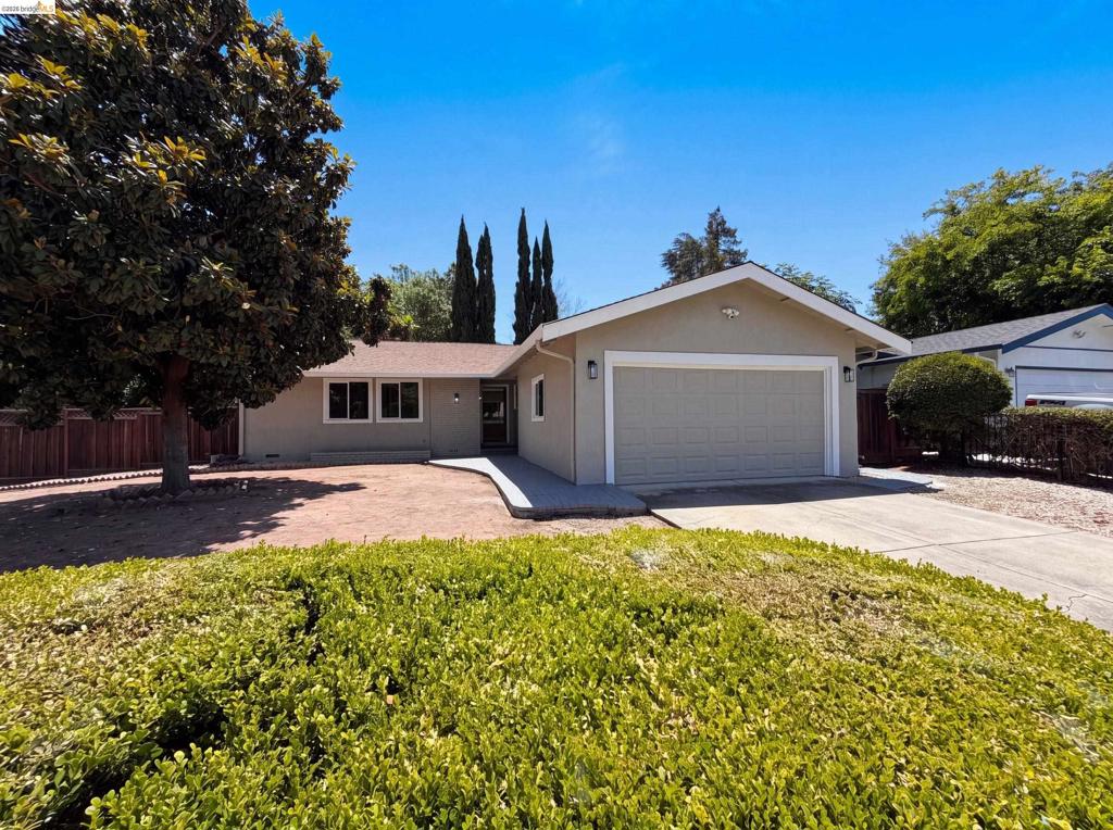 1496 Soccer Ct